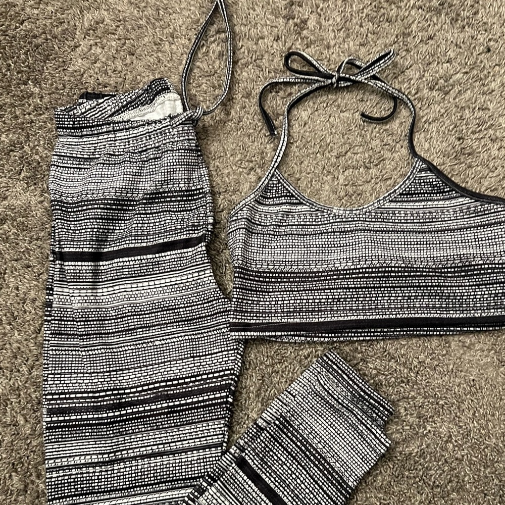 Blushmark Lounge Set (halter/leggings)